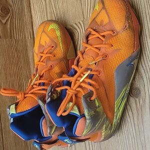 Nike LeBron 12 Six Meridians Shoe Hyper Crimson Size 7y